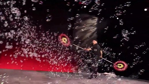 Get ready for an unforgettable bubble adventure at Paramount Hudson Valley on October 6! Jeff Boyer's Big Bubble Bonanza brings bubble rainbows with people inside, volcano bubbles, and gigantic bubbles that blow their own bubbles! Don't miss this zany spectacle of comedy, music, and interactive bubble-magic for the whole family! | Paramount Hudson Valley