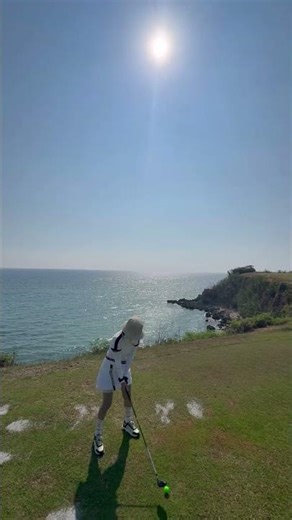 The perfect view The perfect hit😊#golf #golfswing #beachview