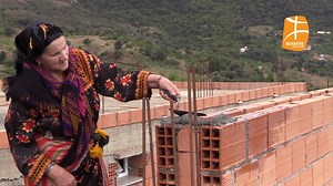 Portrait d'une femme kabyle. intégralité du reportage : https://youtu.be/HPM1FqmIXgc | Berbère Télévision