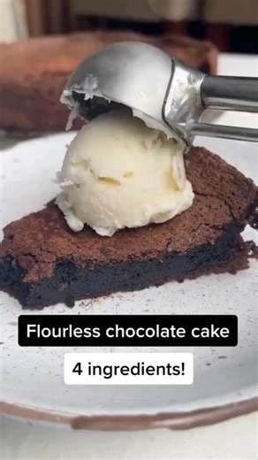 The easiest flourless cake with just 4 ingredients! | The Big Man's World