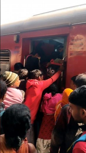 Bhubaneswar station over crowded #indianrailways #train #travel #crowd
