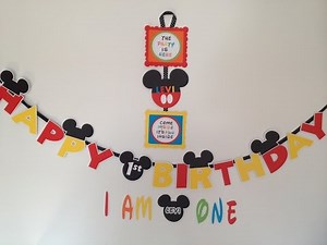 How to make a Mickey Mouse Clubhouse Party Door Sign with printables