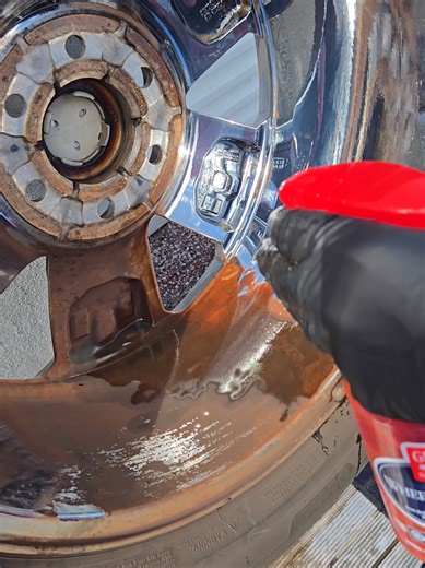 Dura Coating Technology​ Wheely Clean Concentrate - Professional Wheel Cleaner is made to remove the nasty brake dust and oxidation from chrome or aluminum surfaces ✨ Wheely Clean is NOT a degreaser, we are not removing grease or dirt 🚫 Wheely clean is not Purple Power, Dawn dish soap, Simple Green or any other degreaser amateurs use to clean wheels when in fact degreaser do a poor job cleaning wheels as they do NOT react and remove embedded brake dust! 🚫 Don’t forget to protect them with our 