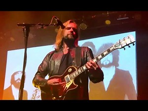 Rumours of Fleetwood Mac - Go Your Own Way (clip)