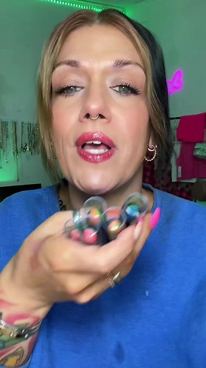 Color Changing Lipstick Magic Kiss with Aloe Vera Review