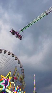 22K reactions · 21 shares | Evolution 掠勞 #evolution #fahrgeschäft #karussell #crange #crangerkirmes #fahrgeschäft #karussell #omg #wow #adrenaline #thrill #kirmes #kermis #looping #volksfest #amazing #kmgrides #herne | Oliver Beyer | Facebook