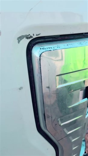 it's damage because it's gone through a lot of work it's got baggage it's got trash because it's gone through a lot of junk removal jobs come out man because we're the best junk removal company in Lubbock Texas we're all so the best in Midland where basically the best in the West so call the pros at mountain Man junk removal moving dumpster rental we've got great options we've got the best dumpsters