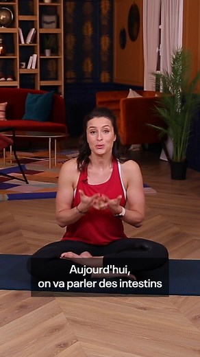 Voici 6 exercices de yoga pour soulager l’intestin et éviter les ballonnements, par Julie Ferrez ! | Femme Actuelle