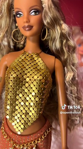 Barbie Diva Collection: All That Glitters from 2002 #barbie #vintage #doll #barbies #2002 #beyonce #diva