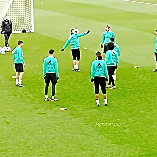 Ronaldo freestyle 🔥🥶#football #goat #freestyle #ronaldo #edit #fyp #viral