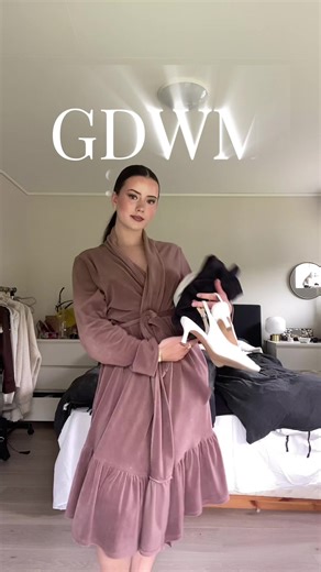 Confidence in Heels: Navigating the Workplace