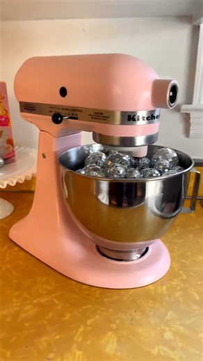 19K views · 57 reactions | It's easy to switch up the color of your KitchenAid mixer. | Apartment Therapy | Facebook