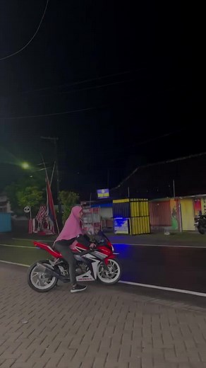 tidak untuk di hujat, ini cuma konten ya dek ya🫨🫨🫨 #ldrcouple #trendbucin #cbr150r #foryou #fypage #cbrkelasz