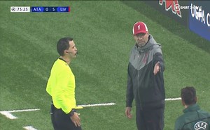 Video: Jurgen Klopp booked for arguing with referee after calling for Liverpool penalty whilst 5-0 up against Atalanta