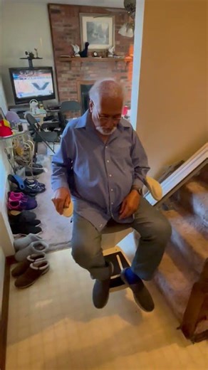 What Is a Folding Rail Stairlift? Harmar SL300 Demo | Chicago IL | HomePro Mobility