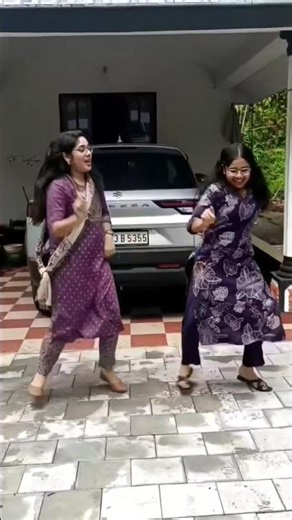 Angu Vaikundapurath Song | Ramulo Ramula Dance by Sisters👭👯❤ #telugu #alluarjun #poojahegde #dance