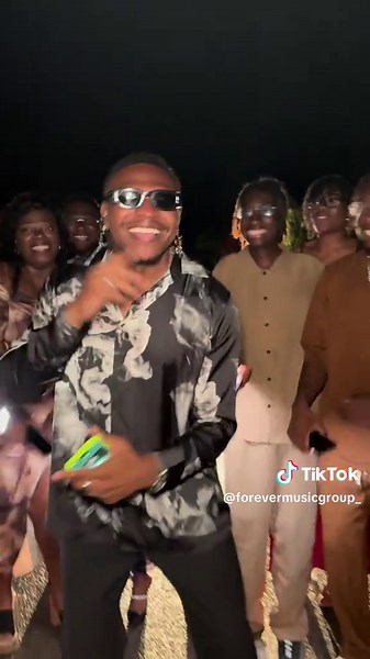 Vidéos de Forever Music (@forevermusicgroup_) avec son original - Forever Music