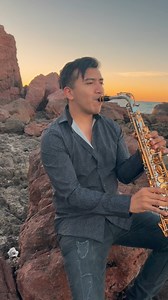 2.2M views · 83K reactions | Nostalgia y sentimiento en cada acorde | AU Music Sax/ Ausencio Juárez | Facebook