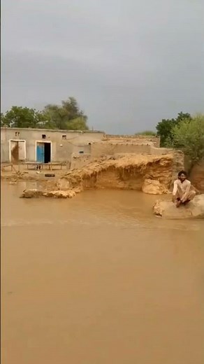 Massive Flood Caught on Camera 😱 Nature’s Power Unleashed! #HeavyRain #trending #floods #Disaster