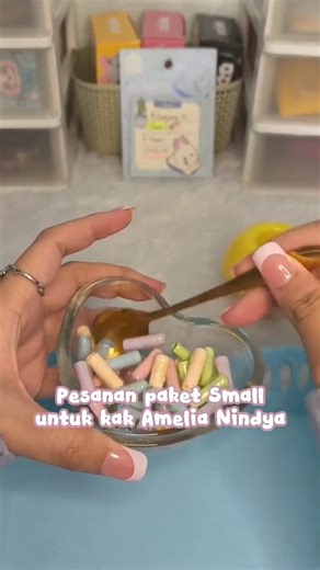 Your Gifts ID on Instagram: "Terima kasih kak Amelia Nindya @amellufie , semoga suka! 💜💜💜 #mysterycapsule #mysteryscoop #barangrandom #asmr"