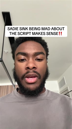 It also makes sense why Noah was hype reading the whole thing lol #jayfitz #strangerthings #netflix #cinema #sadiesink