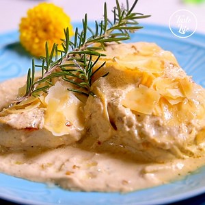 This prosciutto-wrapped chicken recipe is everything you need for a quick and delicious meal!😋 Recipe: https://www.tasteshow.com/product/prosciutto-wrapped-chicken-in-sherry-cream-sauce_33797.html | Taste Life