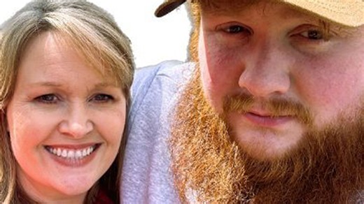 Caseoh reveals how parents convinced him to quit day job and stream on Twitch full-time