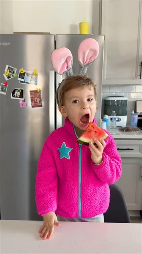 Cute baby Eating Watermelon 🍉🥰❤️😍👶🏼🤣