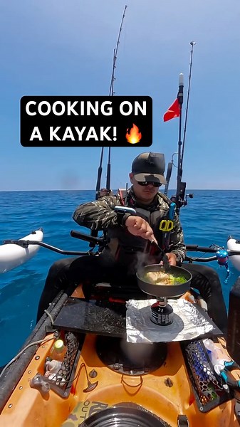 Fine dining on a kayak! Fresh mahi-mahi 🤙🏻 #fishing #hawaii #fish #foodie #food #fyp