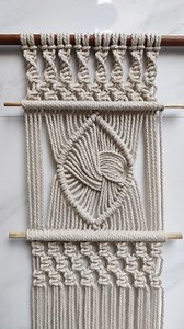 Macrame Wall Hanging #wallhanging #walldecor #walldecoration #macramewallhanging #macramewalldecor | Macrame Art Tutorial