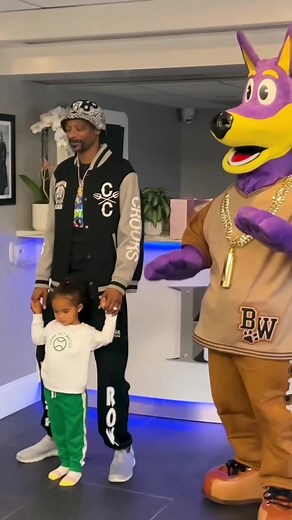 Get to know BOW WIZZLE 🐾 Your favorite Dogg & Mentor! #doggylandkids Check Out on YouTube & YouTube Kids [LINK IN BIO] #youtubekids #youtube #snoopdogg #doggyland