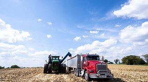In Iowa and across Corn Belt, farmers give up on price improvement, sell off 2023 grain