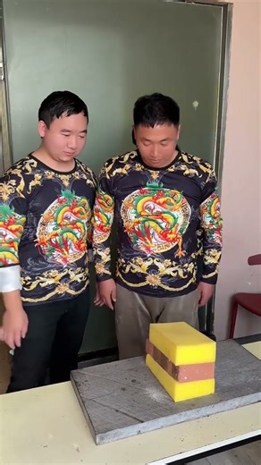 Qigong Chinese Kung Fu Master | Cards SkillsQigon#kungfuFlying#chinesekungfu#stunt#martialarts