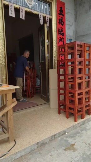 Sturdy and durable toon wood chair and stools #Mortandtenonstructure #Traditionalcraftsmanship #Craftsmanontiktok #Craftsman #TRADITIONALCRAFT