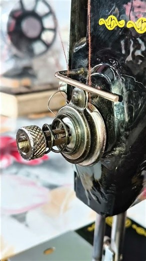 Correct method of threading a sewing machine✅#sewing #sewingmachine #diy #foryou #youtubeshorts