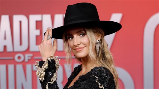 'Can't Sit Still': Watch Lainey Wilson's New Attention-Catching Teaser