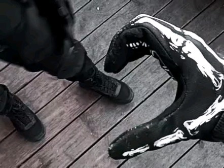 【cod】“goochie goochie guuu”