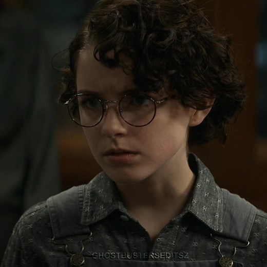 Phoebe Defends Grandfather Egon | Heartwarming Moment