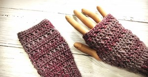 Crochet wrist warmers - free pattern