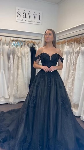 Black gown/jumpsuits in our collection. Choose your feel✨ From a glittering off-the-shoulder ballgown to a sleek crepe fit-and-flare with an angular neckline and dramatic lace train—even a bold black jumpsuit—we have styles for every unique bride. Many of our gowns are available in black or can be customized to come in black, depending on your budget and preferences! Gown 1- “Ferye” Gown 2- “Venus” Jumpsuit 3- “Kali” Book your dream experience with us: savvincgowns.com/appointment #weddingdress