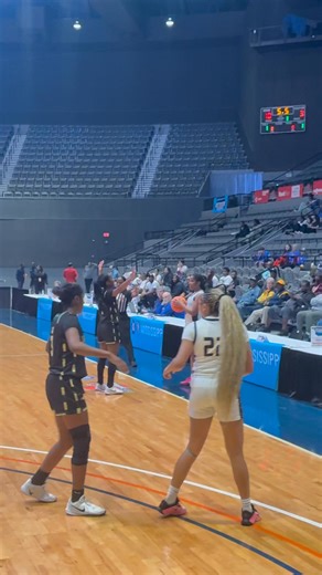 Buzzer beater to end the first quarter for Olive Branch! 12-3 lead for OB | Blake Levine Sports Reporter