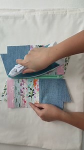 DIY Patchwork Zipper Pouch #diyprojects #diycraft #Handmade #fbreels #viral #patchwork #trending #upcycle #crafts #diy | DIY Cheng