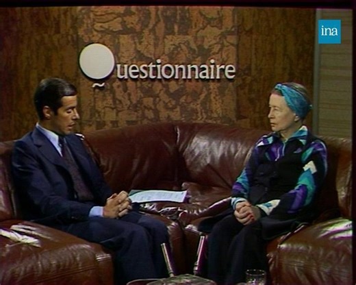 ON NE NAÎT PAS FEMME, ON LE DEVIENT. En 1949, il y a 75 ans exactement, paraissait "Le Deuxième Sexe". Cet essai de Simone de Beauvoir est devenu une œuvre majeure pour le mouvement féministe. Interrogée par Jean-Louis Servan Schreiber dans l'émission "Questionnaire" en 1975, l'intellectuelle évoque la condition féminine ⬇️ | INA