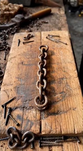 Rust removal from metal chain #rust #cleaning #metal