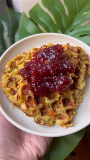 STUFFING WAFFLES! ✨ the perfect way to use up leftover stuffing and give it new life! Combine 2 cups of stuffing (break it up into smaller chunks) 1 egg and mix together. If it’s still dry, add a little bit of chicken or Turkey stock to add moisture. If it’s too wet, a little flour helps. Then just spray a waffle maker and cook thoroughly, until golden brown! Top with cranberry sauce or gravy and enjoyyyyy 😋 I used my dash mini waffle maker and 2 cups of stuffing made 6 waffles. If you like a c
