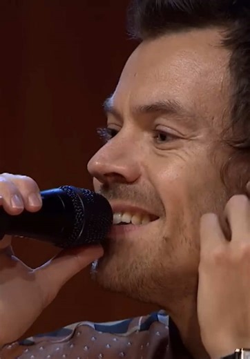 Harry Styles Covers 'Everybody Wants To Rule The World'