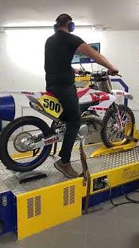Brand New YZ500 Two stroke on Dyno for The First Time! #shorts