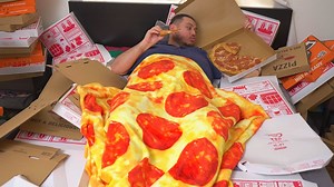 He's addicted to pizza 😳 | The Crazy Gorilla