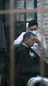 También estamos en el sur de la CDMX. Nuestra sucursal de El Palacio de Hierro Perisur es una de las más socorridas. Si vives por esta zona de la ciudad y tienes ganas de transformar tu rutina en un ritual, visítanos y vive #ElRitualDelHombre. Citas: Teléfono: 5555104500. WhatsApp: 5555127007. https://barberiacapital.mx/citas #SomosCaballeros | Barbería Capital | Facebook