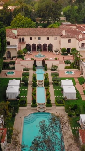 An exclusive evening showcasing nearly 70 one-of-a-kind creations, the Blue Book 2024: Tiffany Céleste runway show in Beverly Hills is a testament to the extraordinary savoir faire of Tiffany & Co., as well as our enduring legacy as one of the first international high jewelry houses. #TiffanyAndCo #TiffanyHighJewelry #TiffanyBlueBook